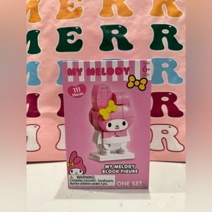 4 Hello kitty and friends block figures